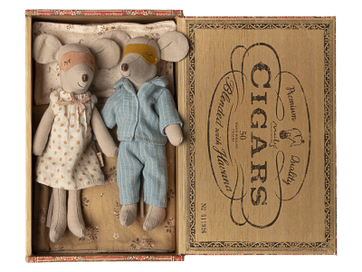 Maileg mama a ocko v krabičke od cigár - novinka 2025